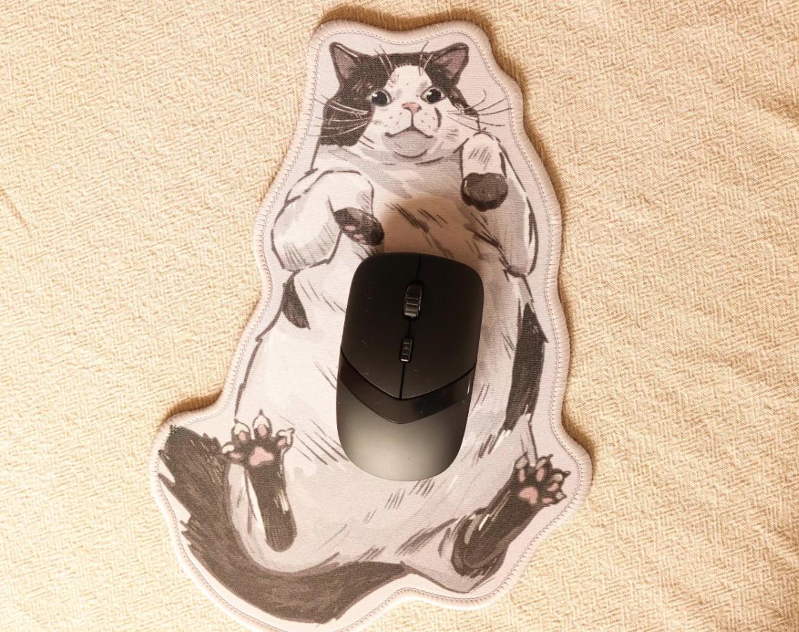 Tabby Cat Mousepad 27x21cm | Seamed edge | Non-slip rubber base | Cat lovers