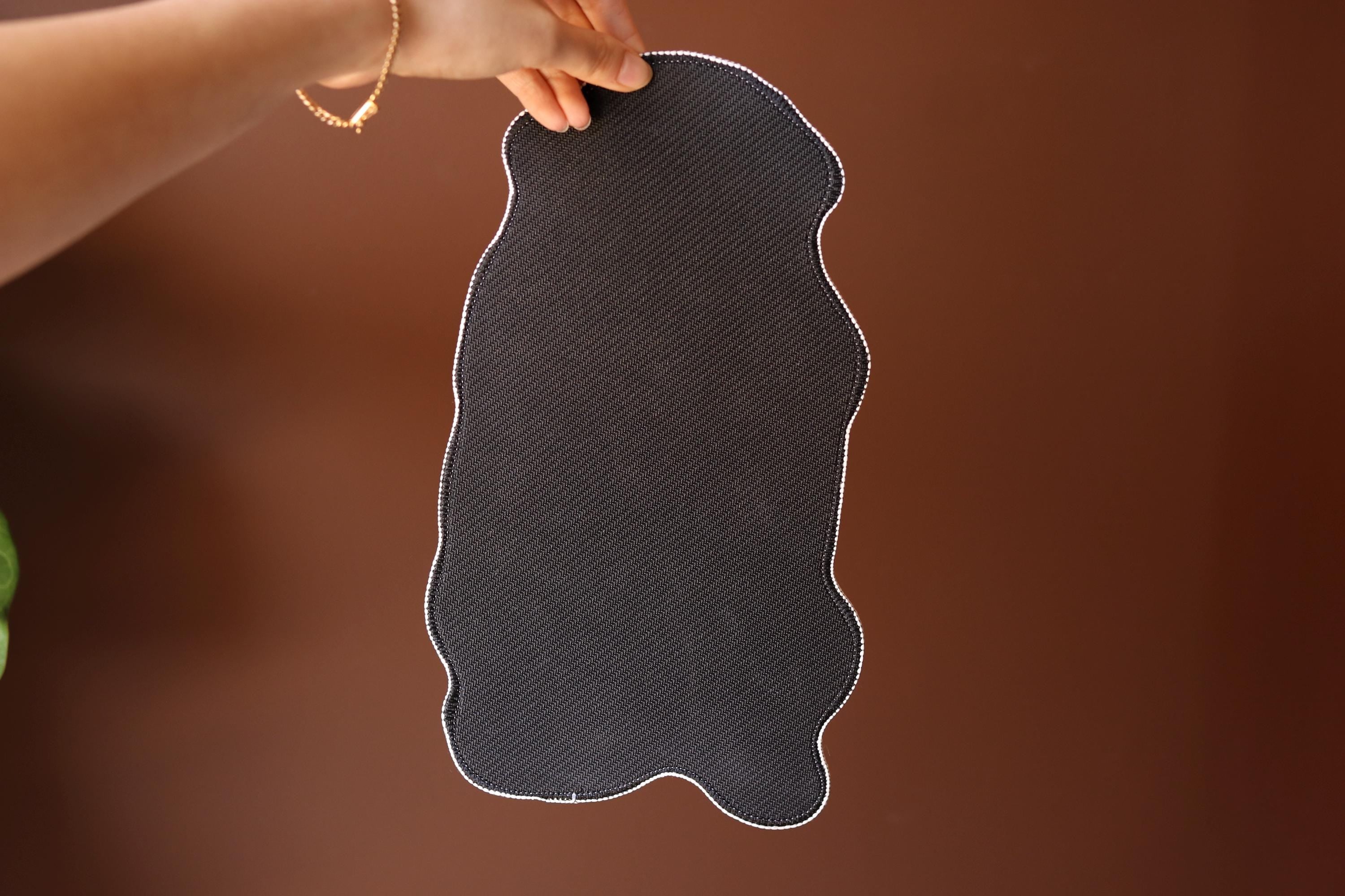 Chihuahua 29x17cm| Seamed edge | Non-slip rubber base | Chihuahua lovers