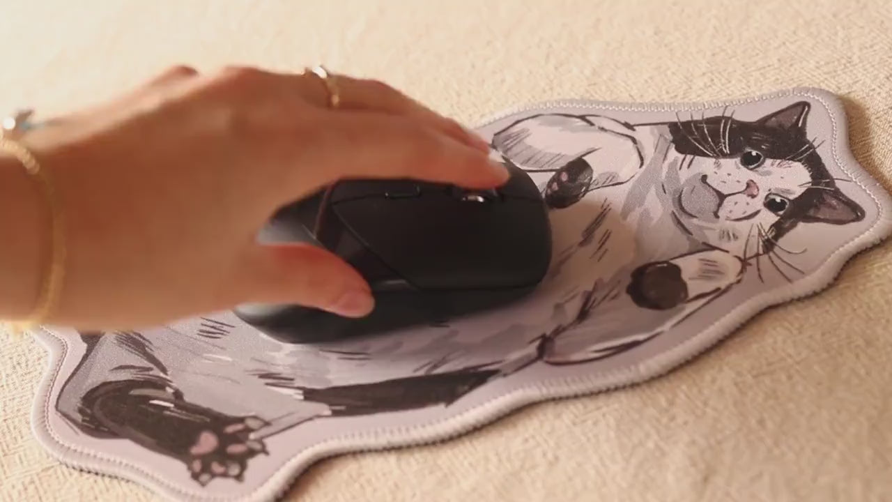 Chonky Cat Mousepad 28x20cm | Seamed edge | Non-slip rubber base | Cat lovers